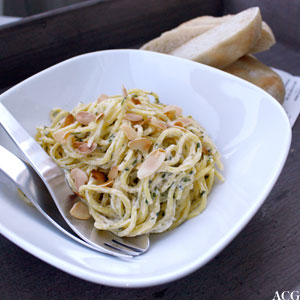 spaghetti med mandler og persille