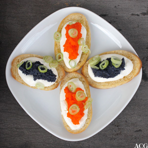 kaviar, rømme og toast