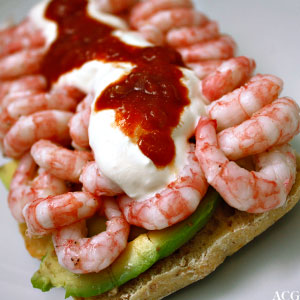 Nærbilde av rekesmørbrød
