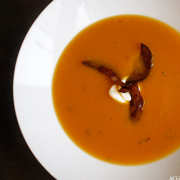 Suppetallerken med søtpotetsuppe