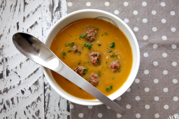 rotsuppe med kjøttboller