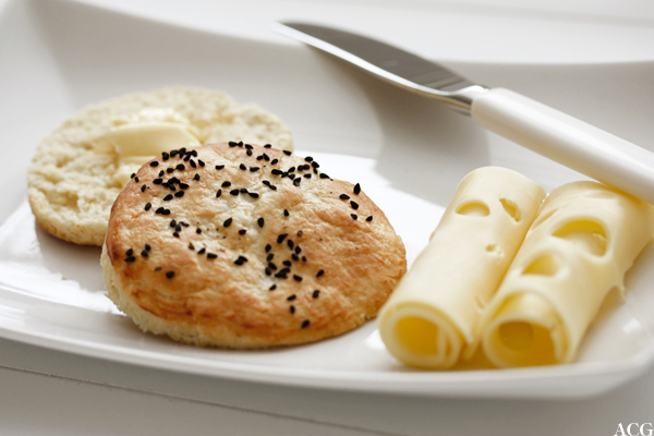 nigellascones med smør og ost