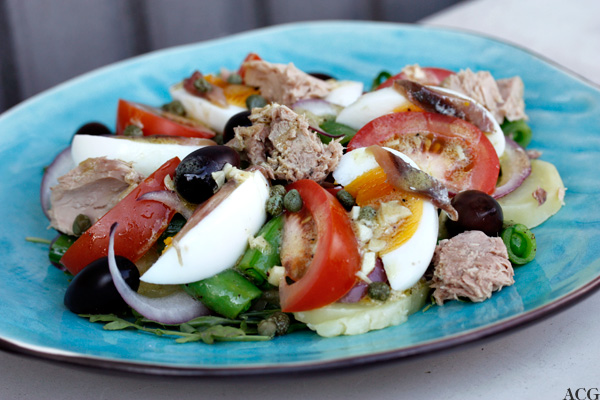 tallerken med salade nicoise