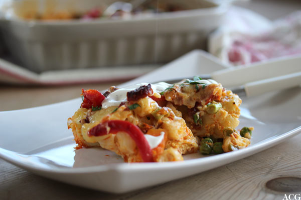 Pølsegrateng med rømmedressing