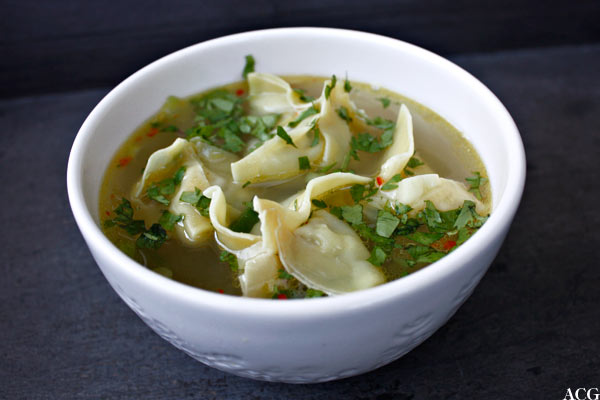 suppeskål med won ton-suppe