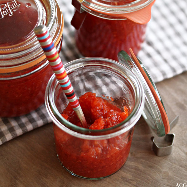 3 glass med rød relish
