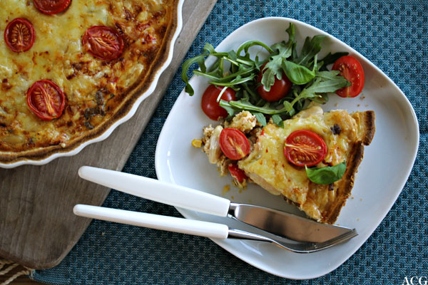 Bilde av tallerken med "vedge" av tacoquiche