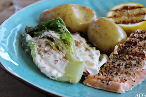 Sautert hjertesalat med yoghurtsaus