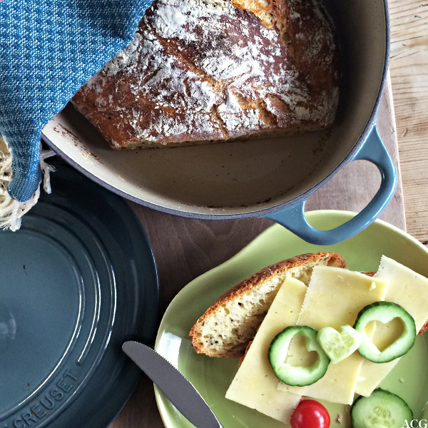 Bilde av grytebrød og frokosttallerken