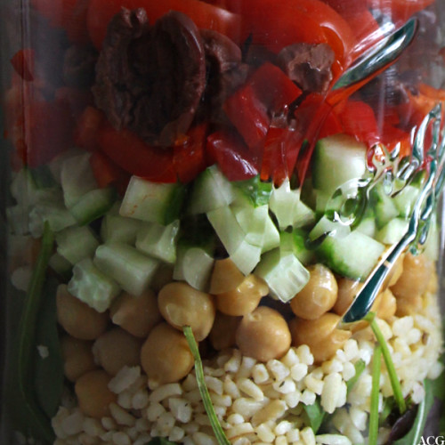 Nærbilde av salat på norgesglass