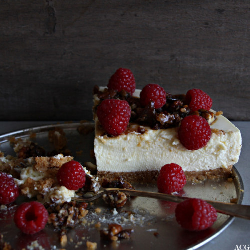 fat med delvis spist ostekake