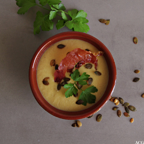 Mandel og løksuppe fra Spania