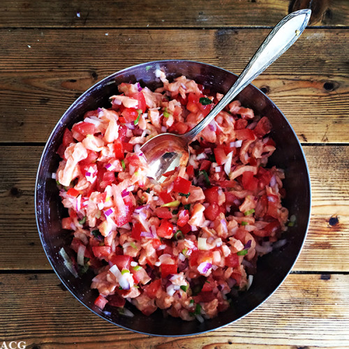 Bolle med laksesalat fra Hawaii - Lomi Lomi