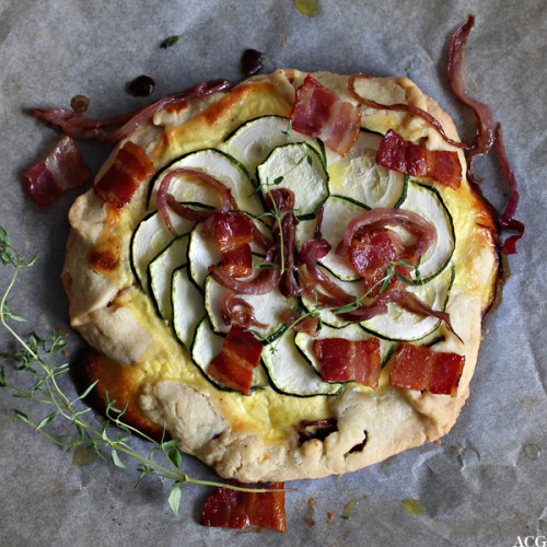 Hel pai med baconbiter og timian