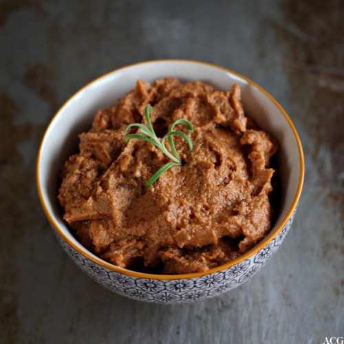 hummus med soltørkede tomater