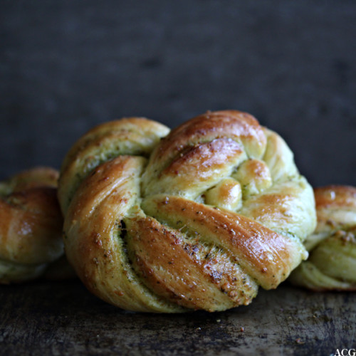 Brioche med pesto