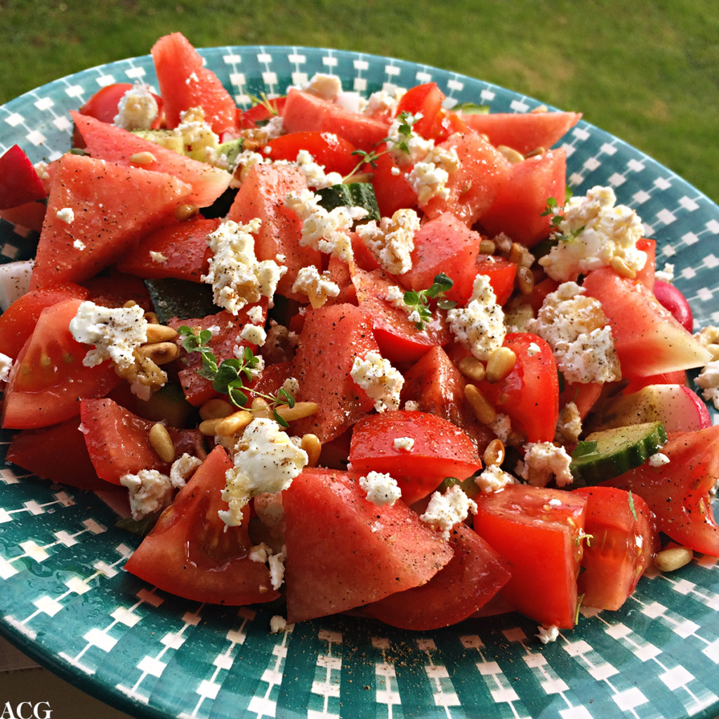 Sommersalat med vannmelon og ost