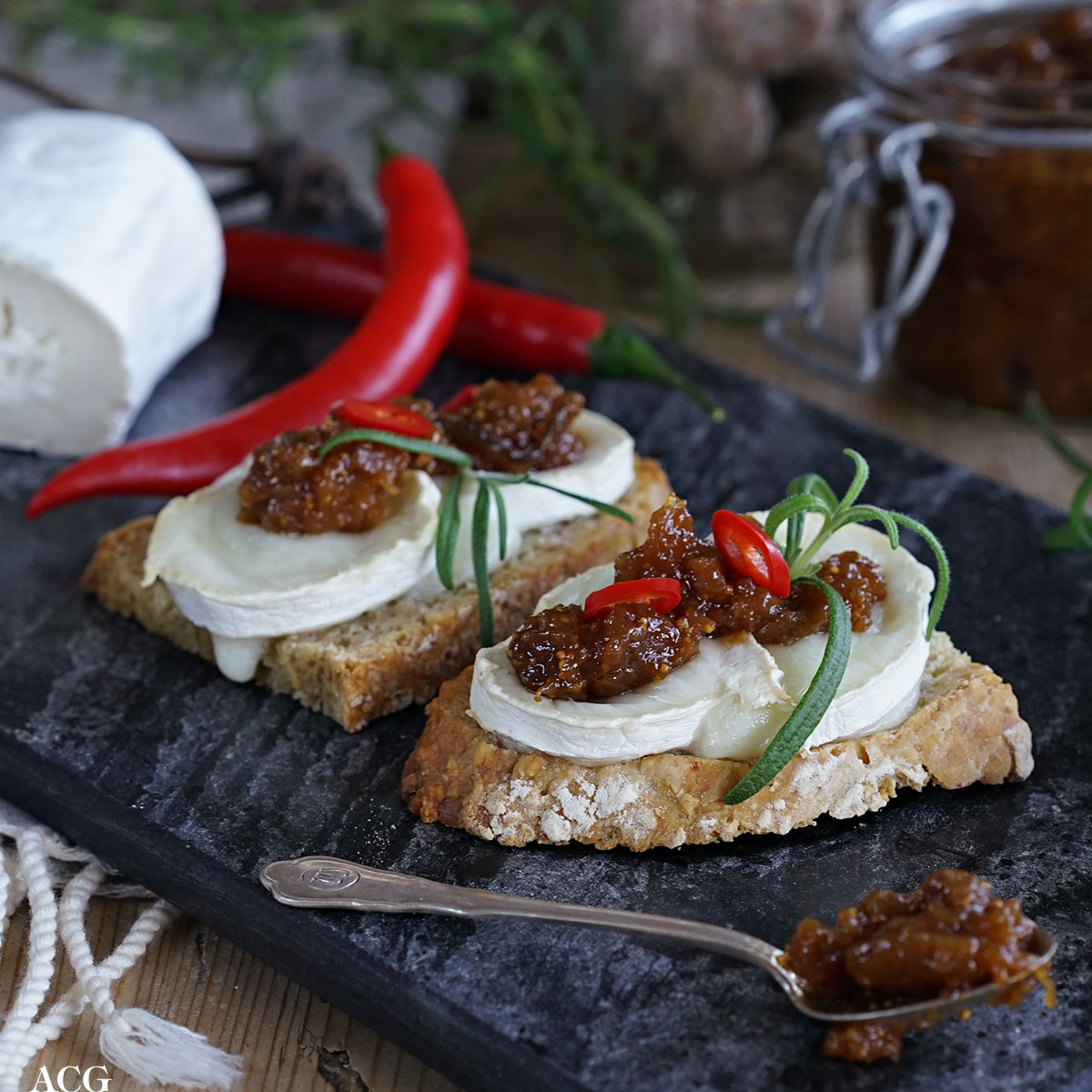 fikenmarmelade med rosmarin og chili