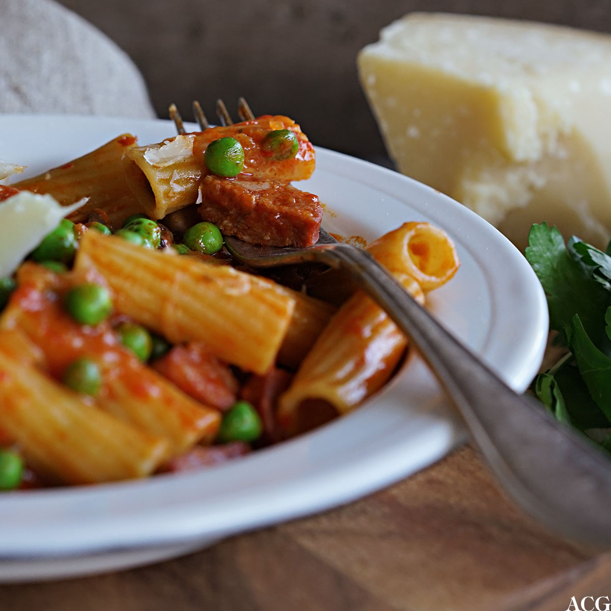 one pot pasta med ajvar og chorizo