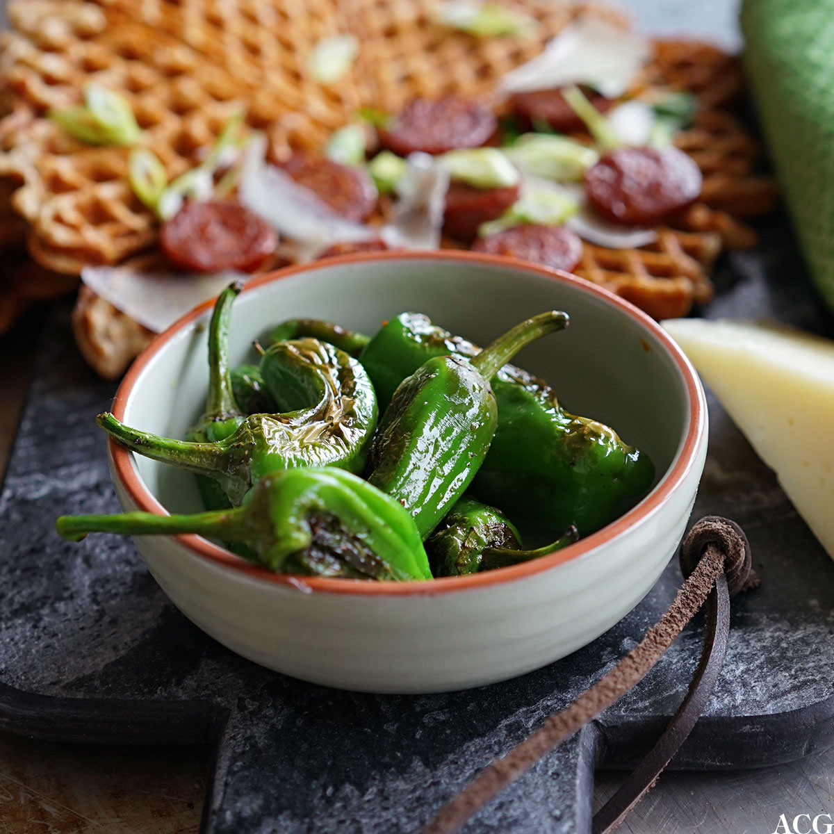 piementos de padrón til vaffelen