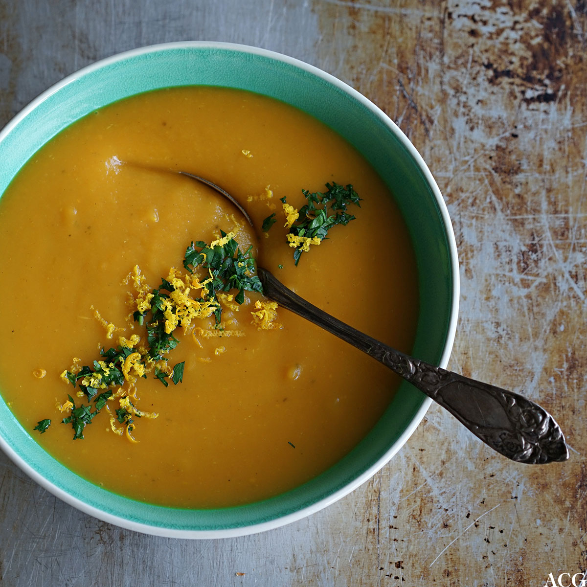 gulrotsuppe med appelsin og ingefær