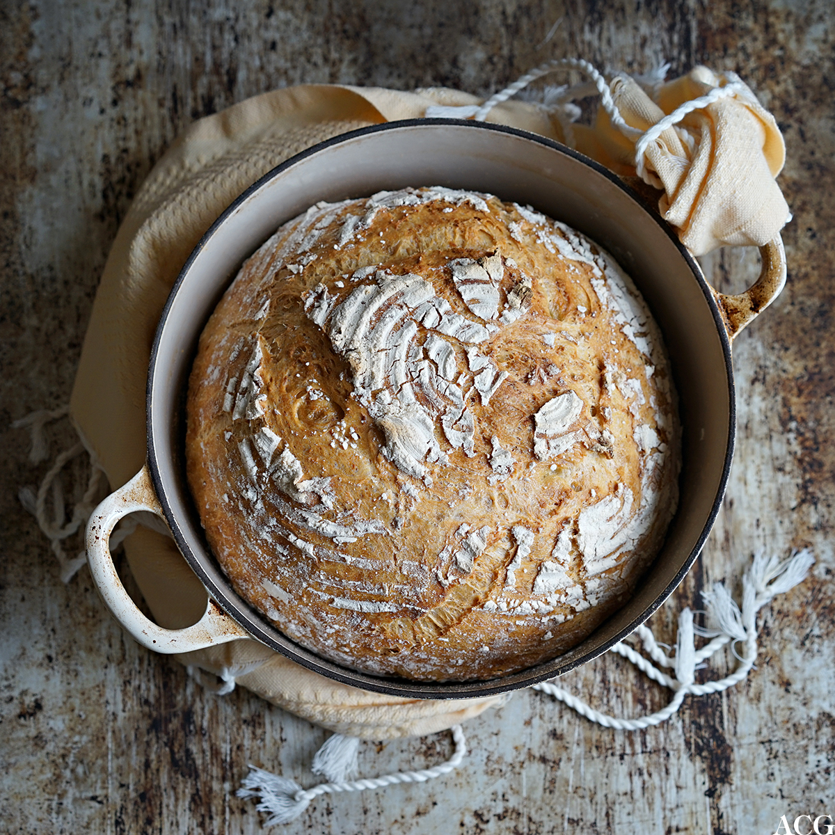 eltefritt grytebrød i jerngryte