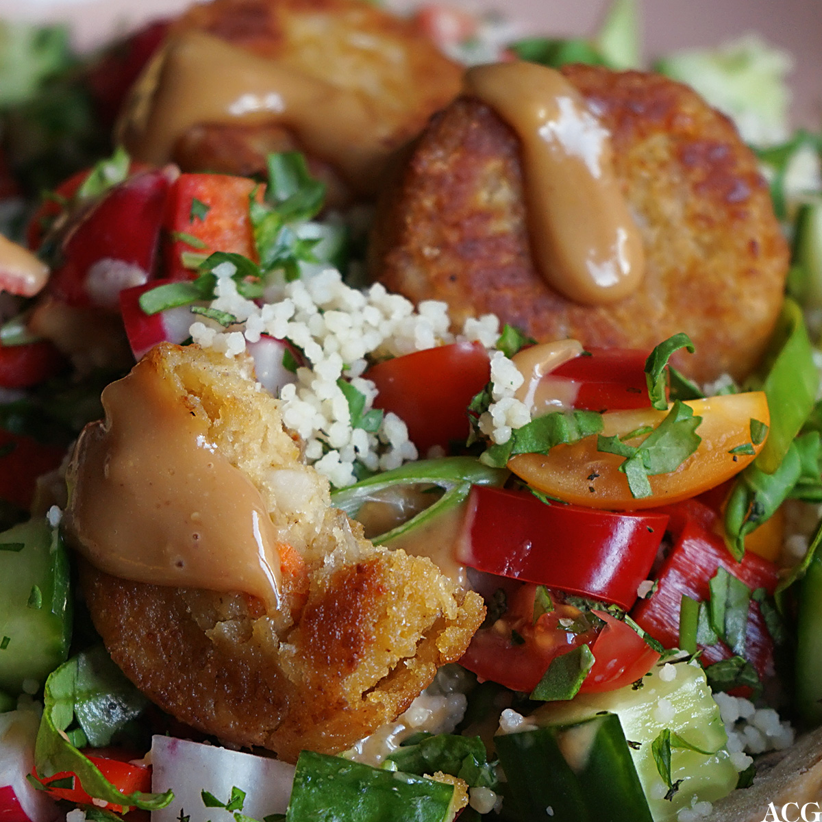 falafel med peanøttdressing