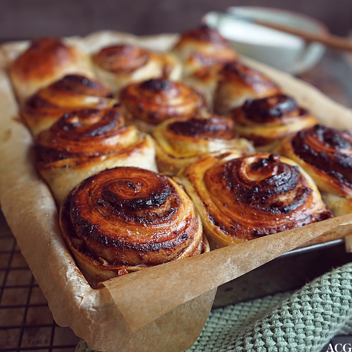 kanelsnurrer i liten langpanne