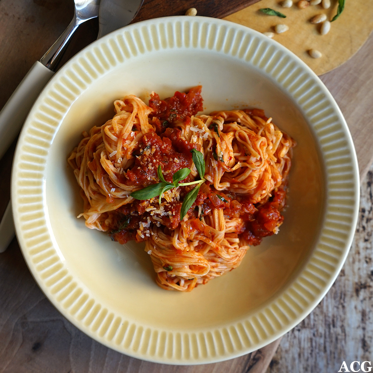 pasta med nduja og revet parmesan på toppen