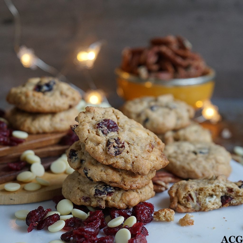 Nigella Lawsons julekaker med hvit sjokolade. tranebær og nøtter
